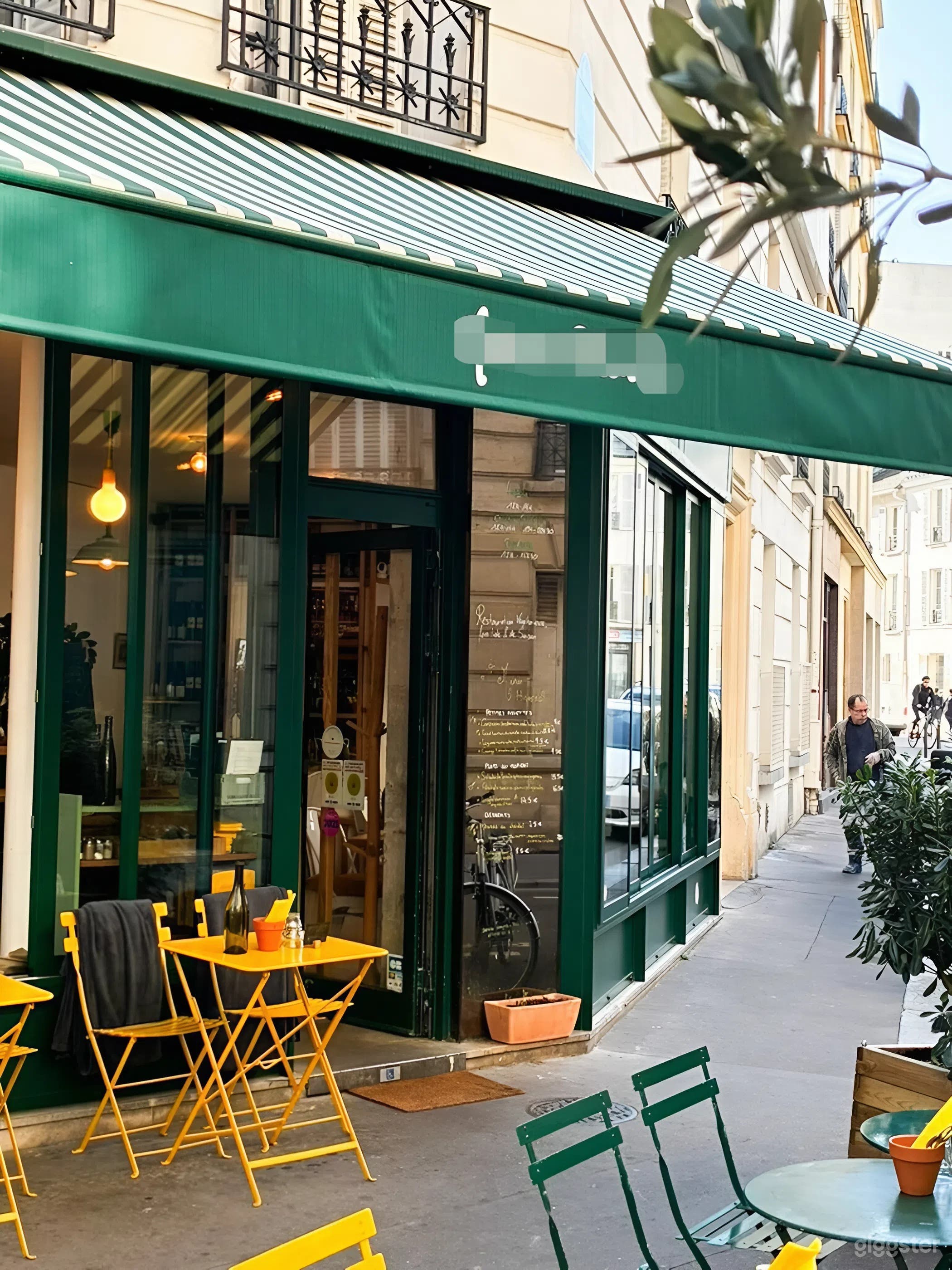 Photo de Café-restaurant végétarien moderne à Paris 1