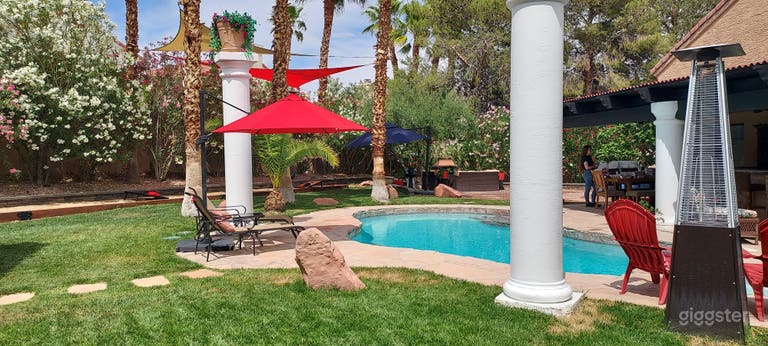  Let's have a party! Exquisite backyard space! 