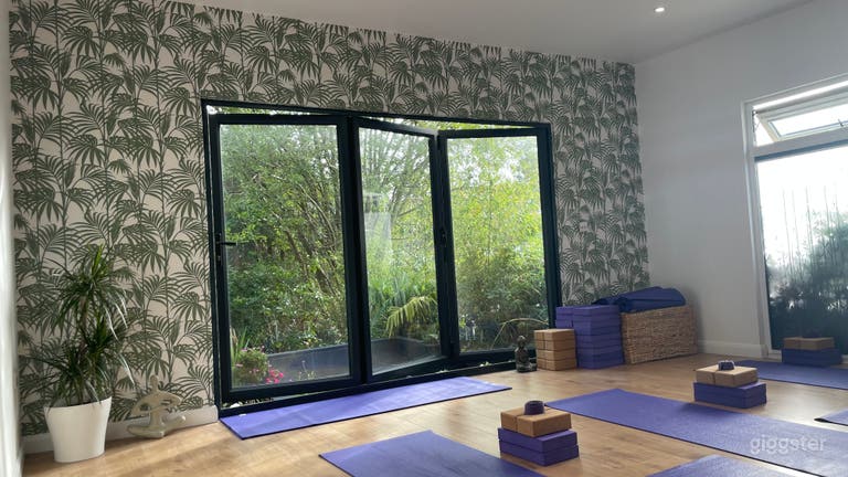  Beautiful yoga cabin 