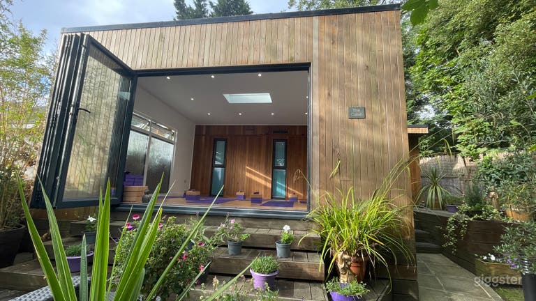  Beautiful yoga cabin 