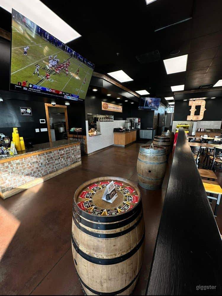  Plenty of room for your event. We have so many possibilities to set up a buffet area, check in station or a specialty item. 