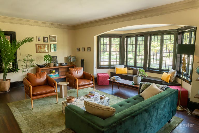  Historical Home-Bay Windows 
