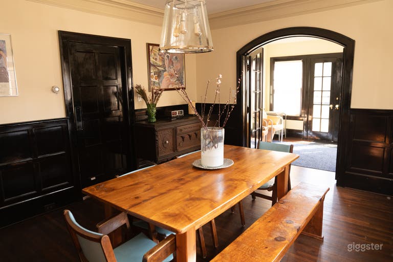  Historical Home-Bay Windows 