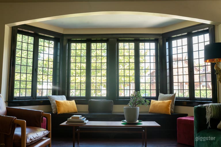  Historical Home-Bay Windows 