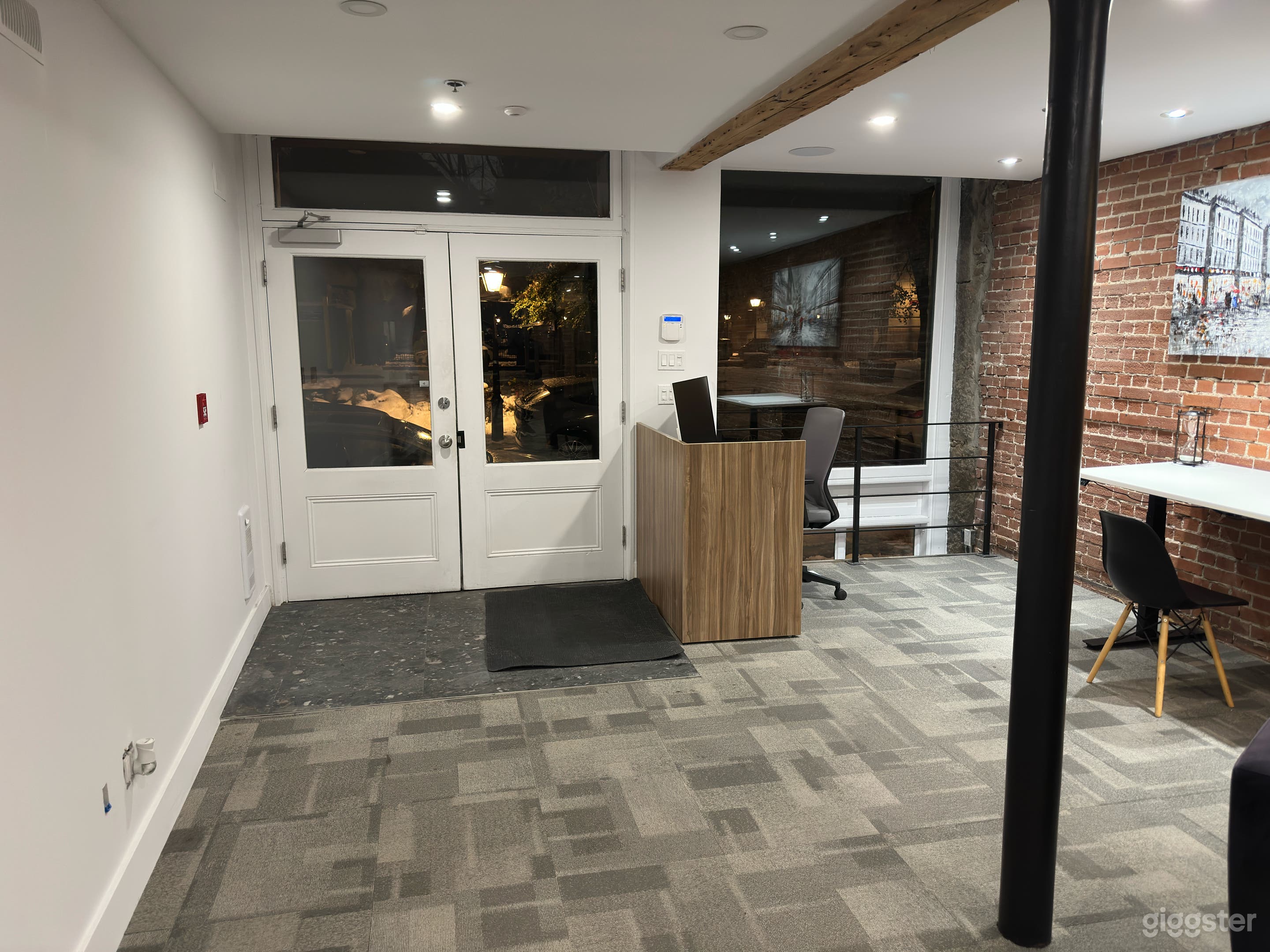 Place Youville - Office Loft & Event Venue Photo 2