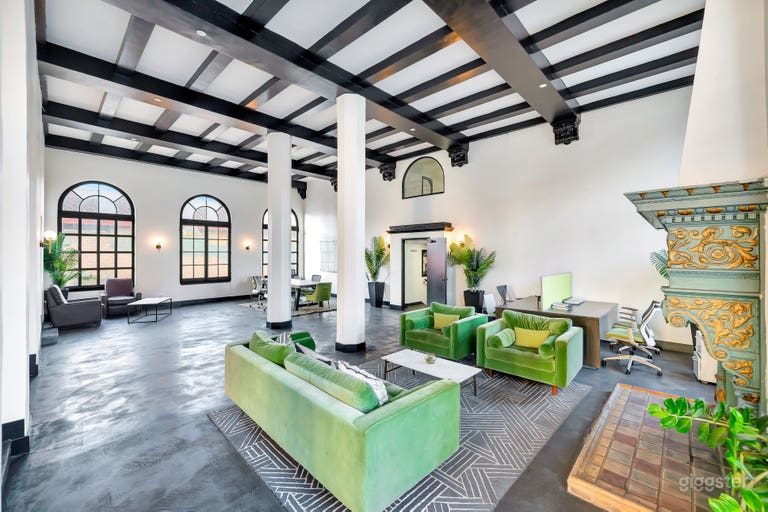  Loft histórico en DTLA con terraza en la azotea y ventanas arqueadas 