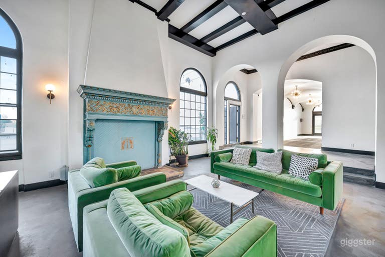  Loft histórico en DTLA con terraza en la azotea y ventanas arqueadas 