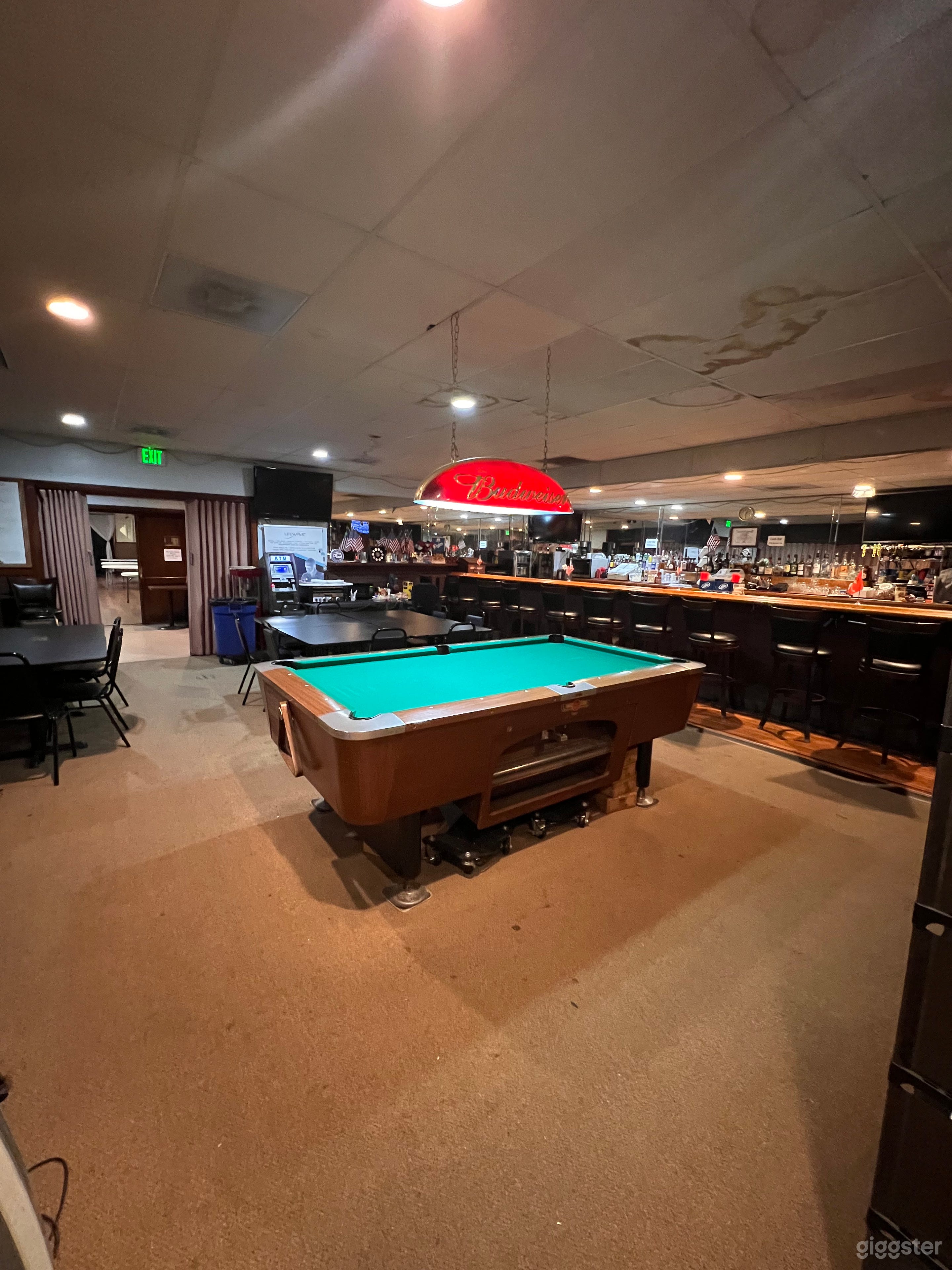 Bar + Banquet Hall 100 Parking Spaces Photo 2