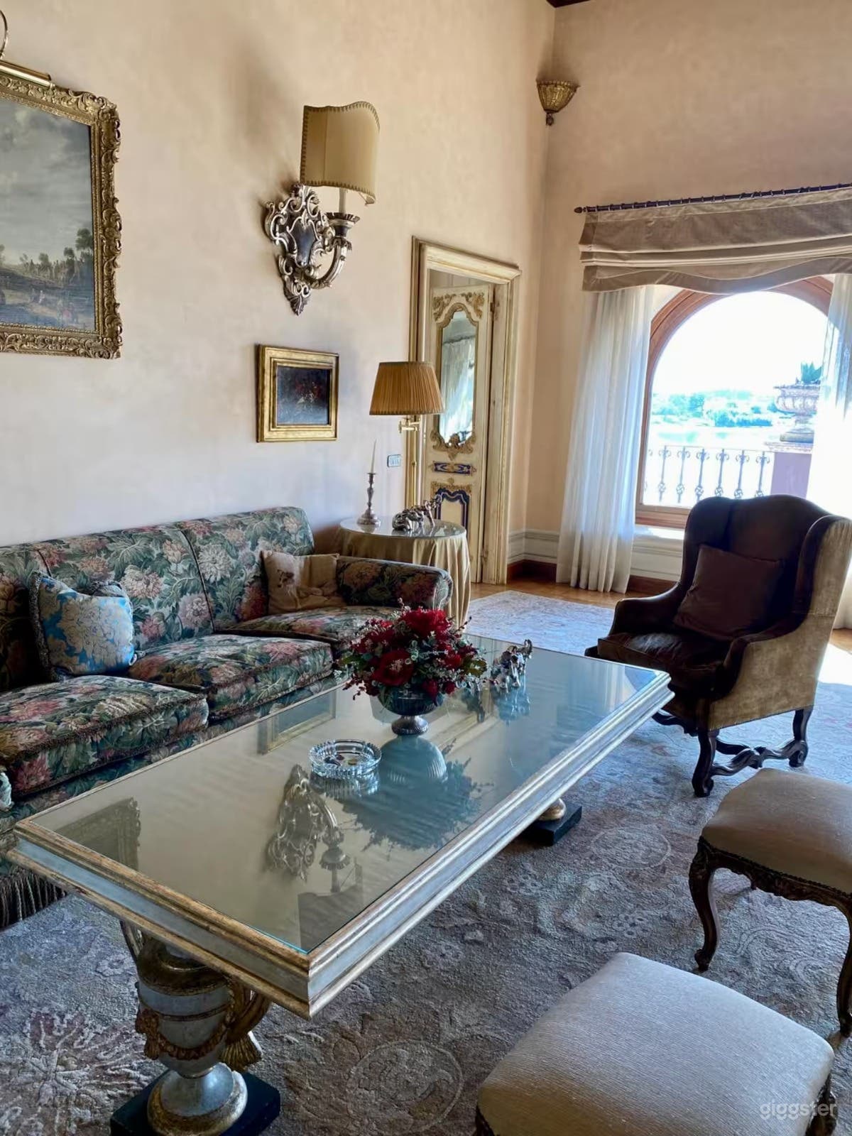 Beautiful lakeside estate Photo 3