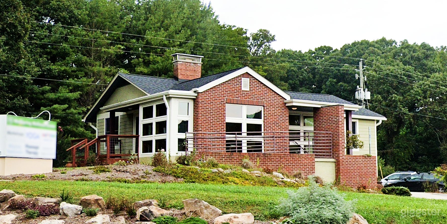 WellSpring Wellness Center driveway view