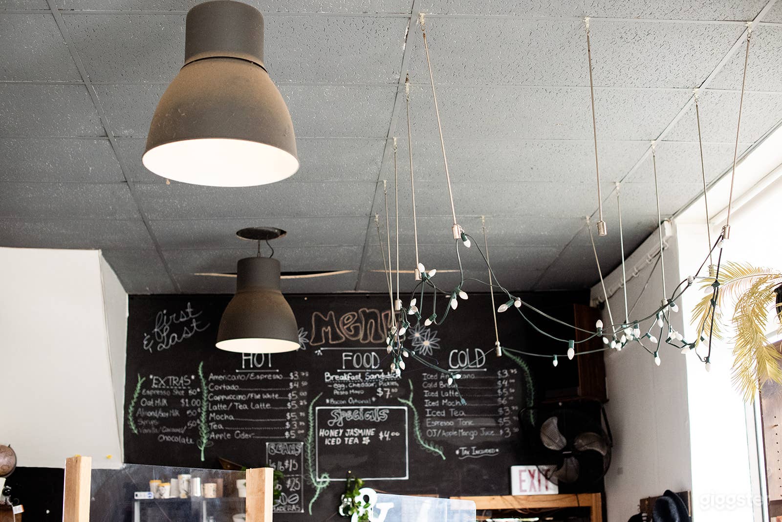 Bright Coffee Shop With Open Patio Photo 2