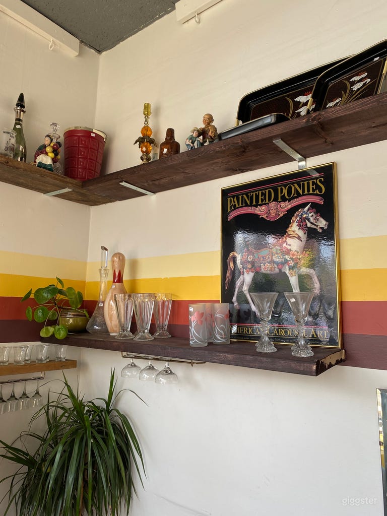  Bright Coffee Shop With Open Patio 