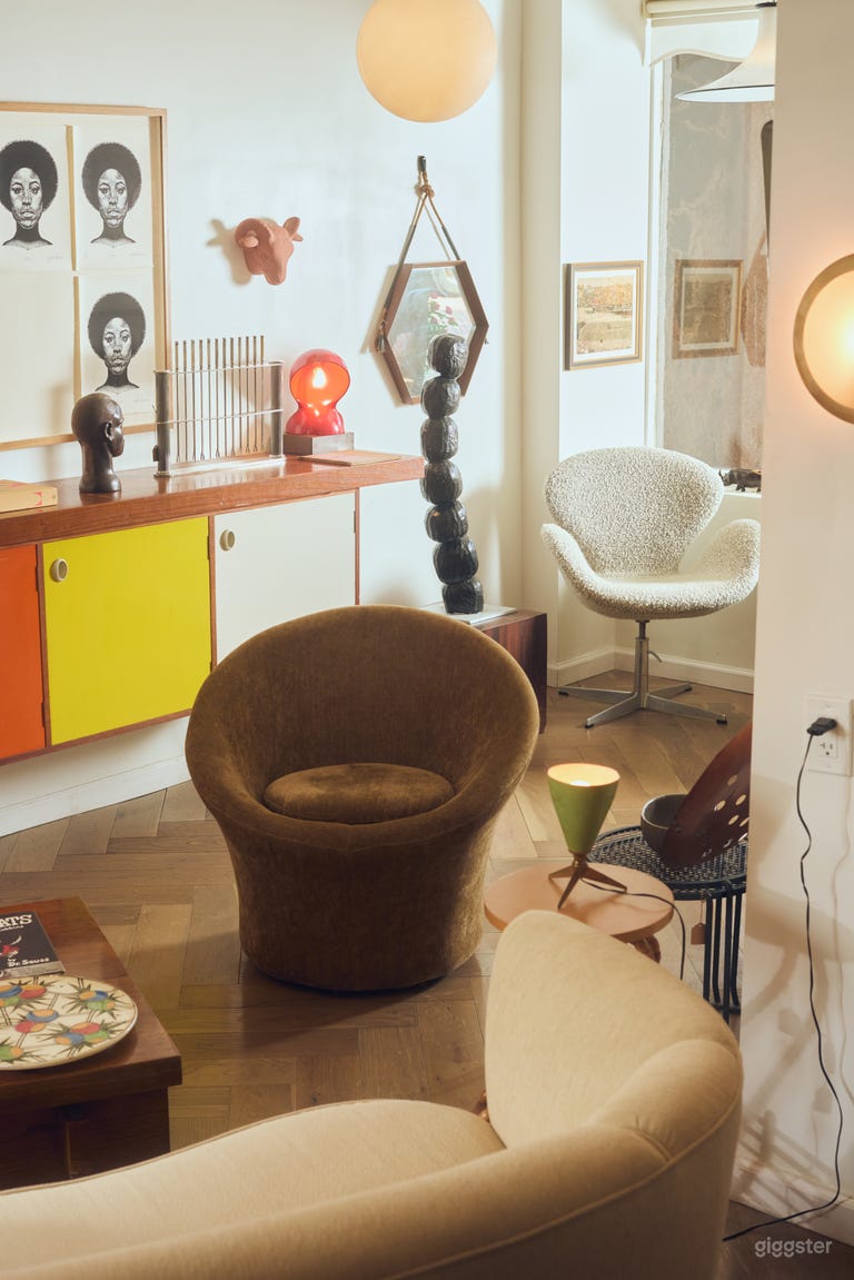  A Gallery for Gatherings 