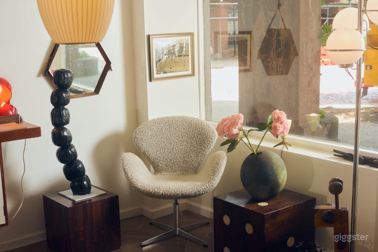  A Gallery for Gatherings 