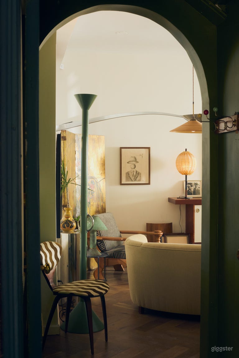  A Gallery for Gatherings 