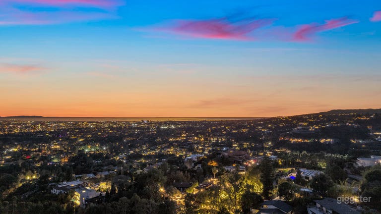  Gated Beverly Hills Oasis with Resort-Style Pool & Fire Pit 