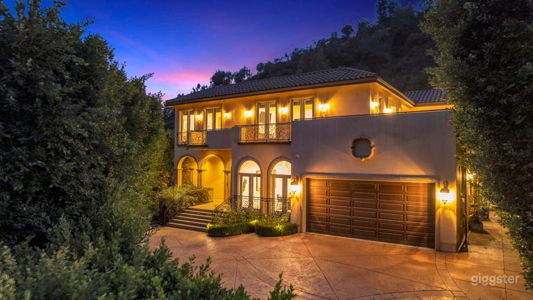  Gated Beverly Hills Oasis with Resort-Style Pool & Fire Pit 