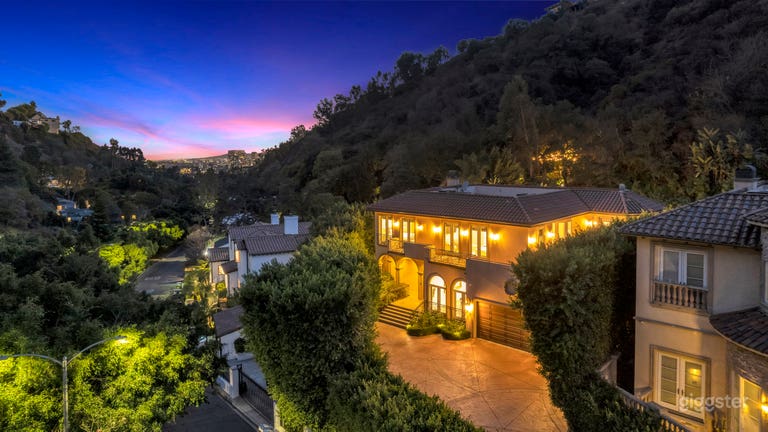  Gated Beverly Hills Oasis with Resort-Style Pool & Fire Pit 