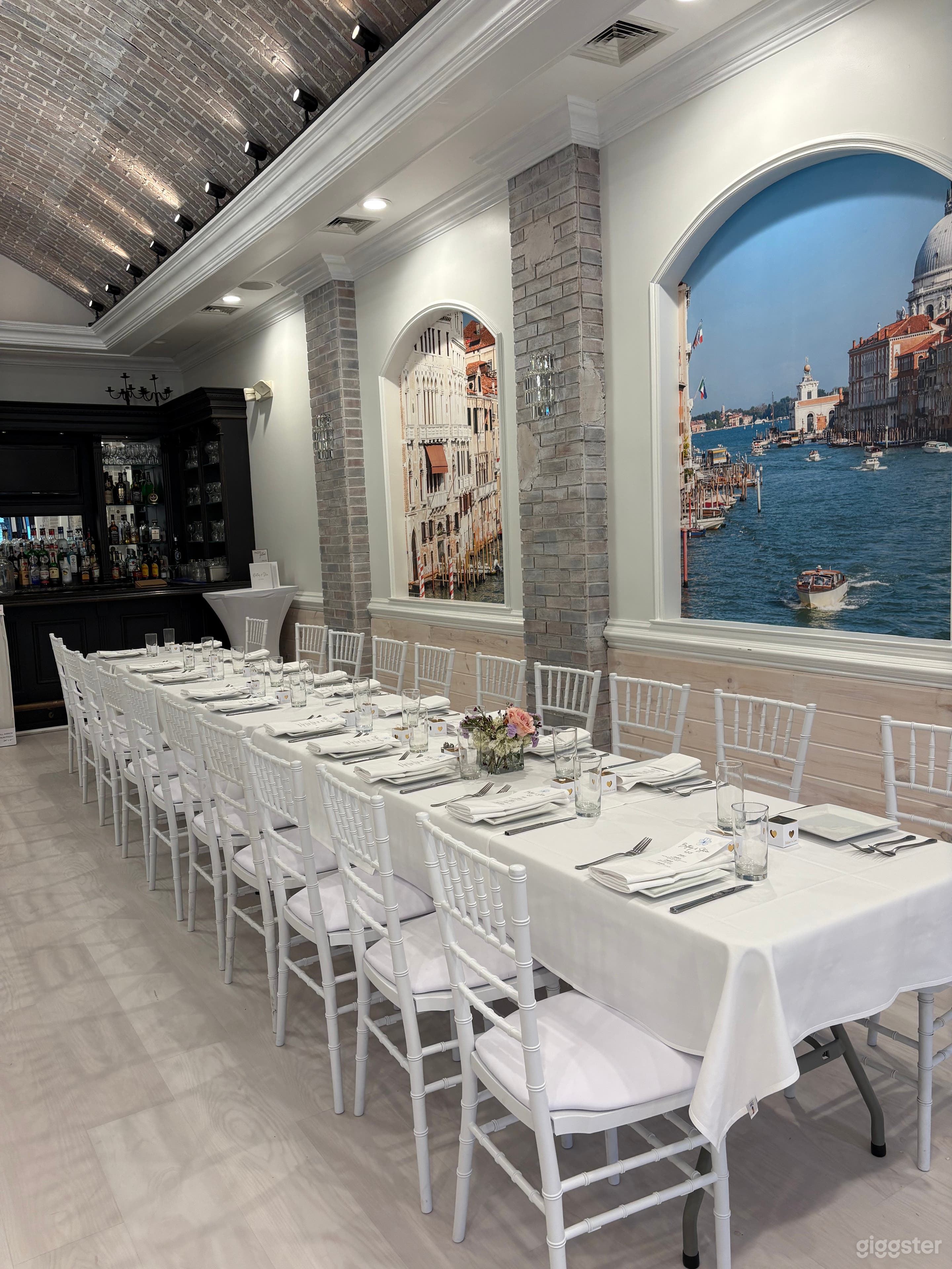 Private Event Room – Luxury & Boutique Style Photo 2