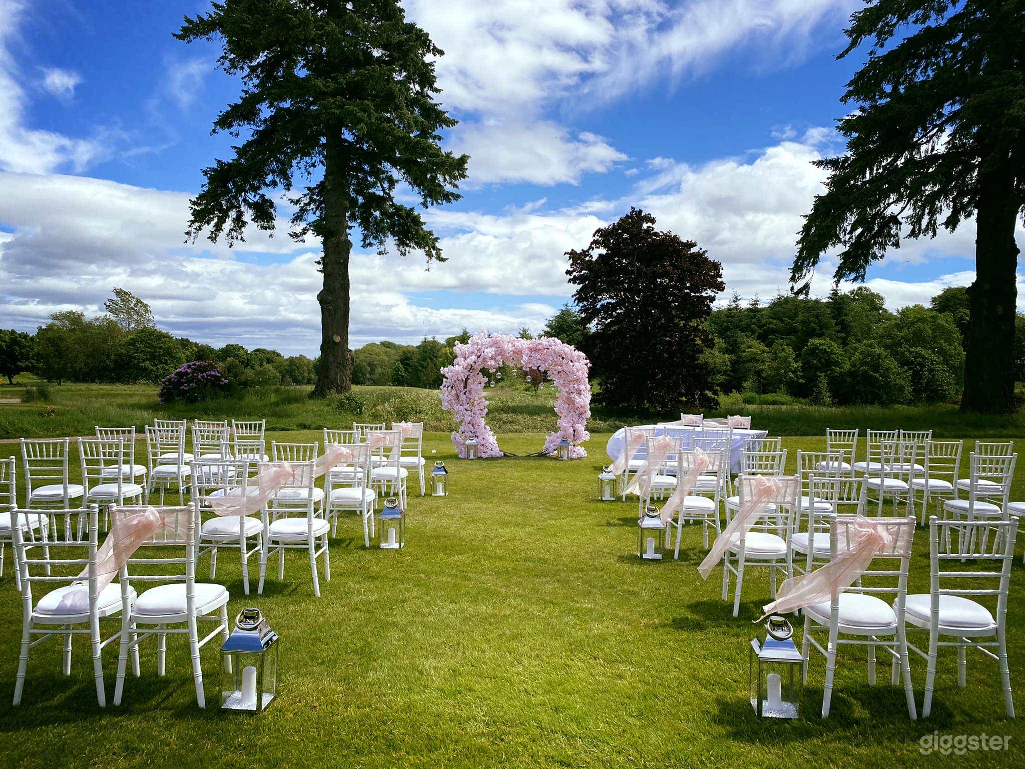 Bright and Airy Outdoor Space for Weddings Photo 3