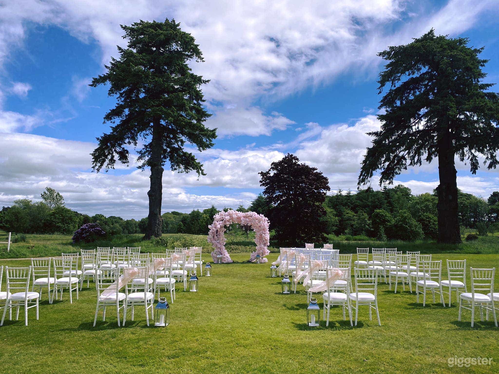 Bright and Airy Outdoor Space for Weddings Photo 2
