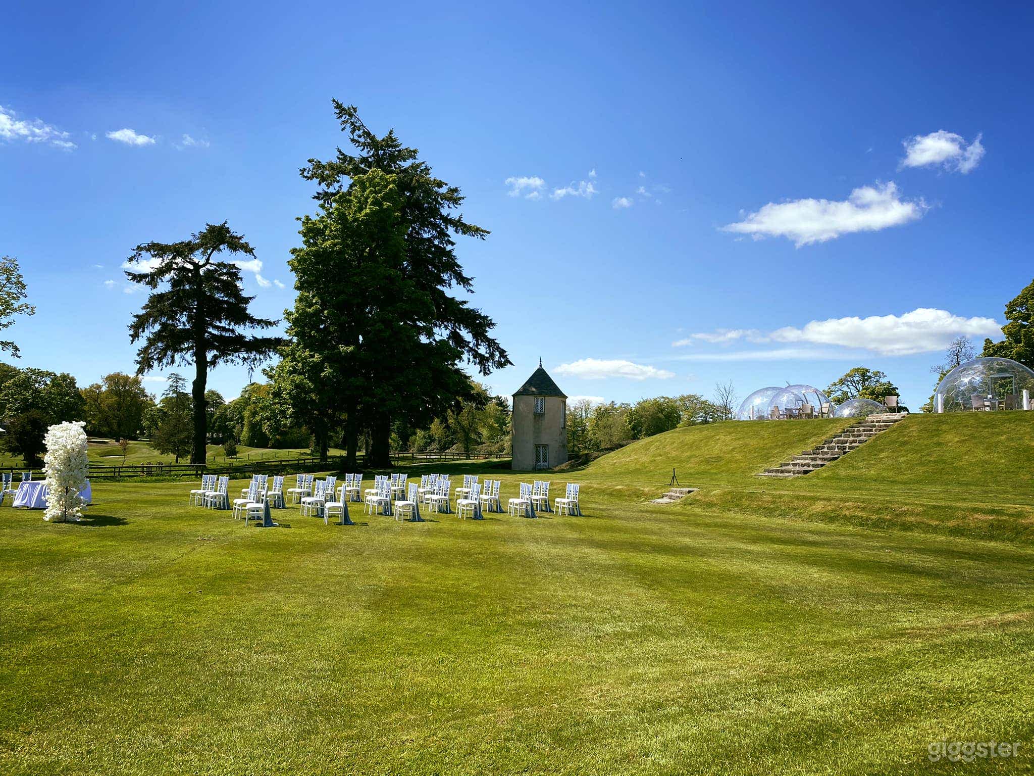 Bright and Airy Outdoor Space for Weddings Photo 1