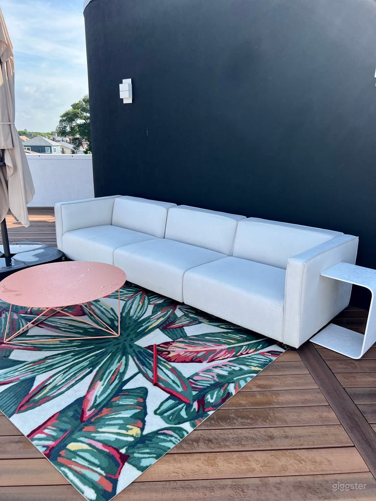  Modern House w amazing views of the boats 