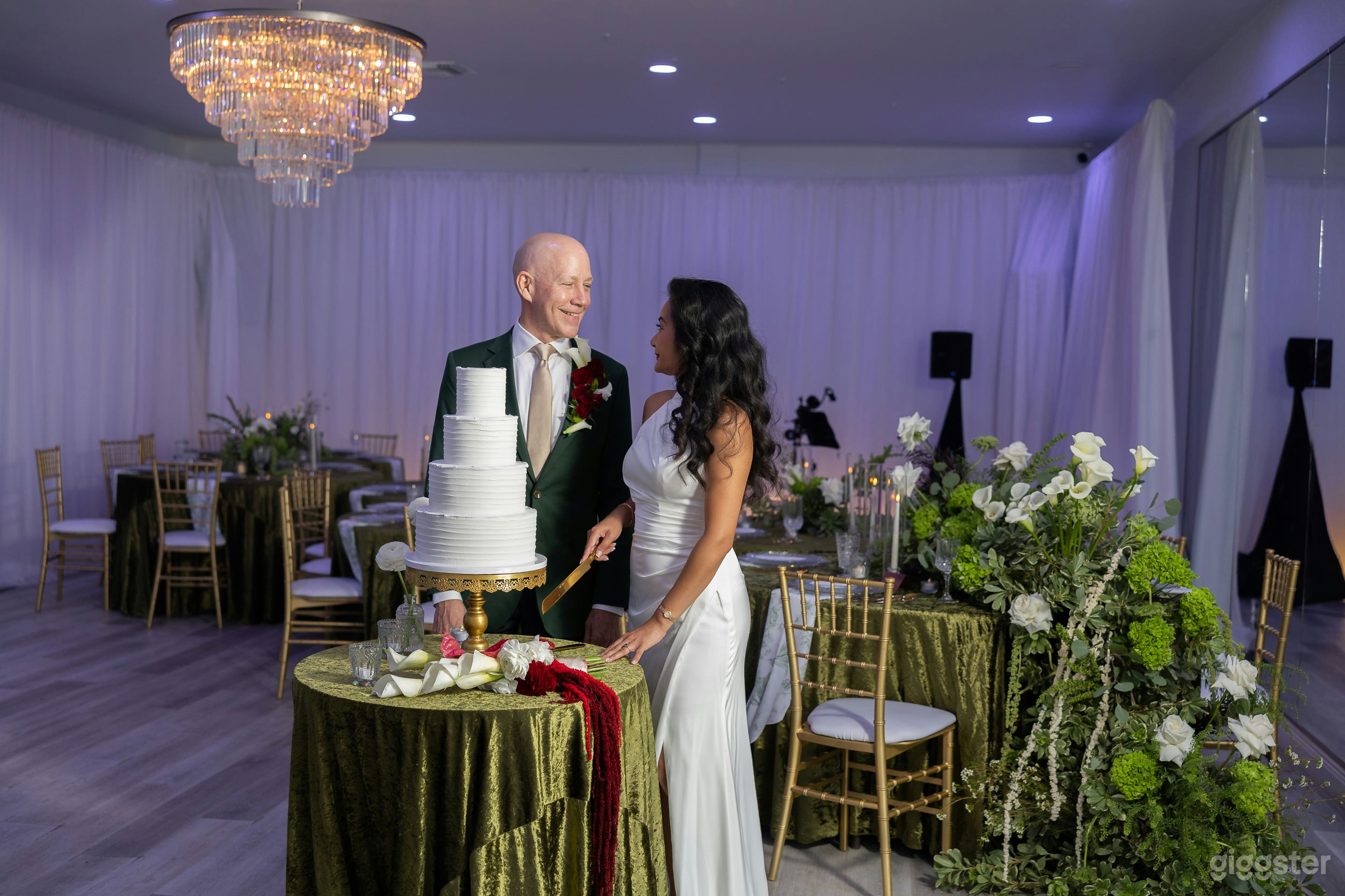 Large Ballroom for up to 100 Guests  Photo 1