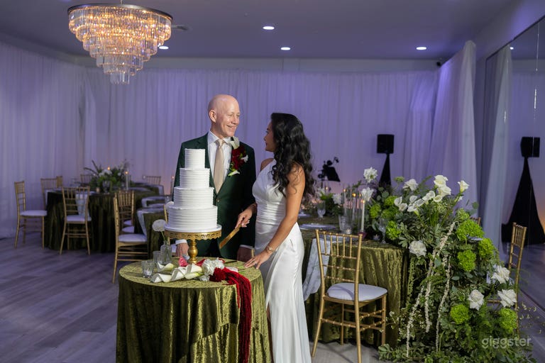  Large Ballroom for up to 100 Guests  
