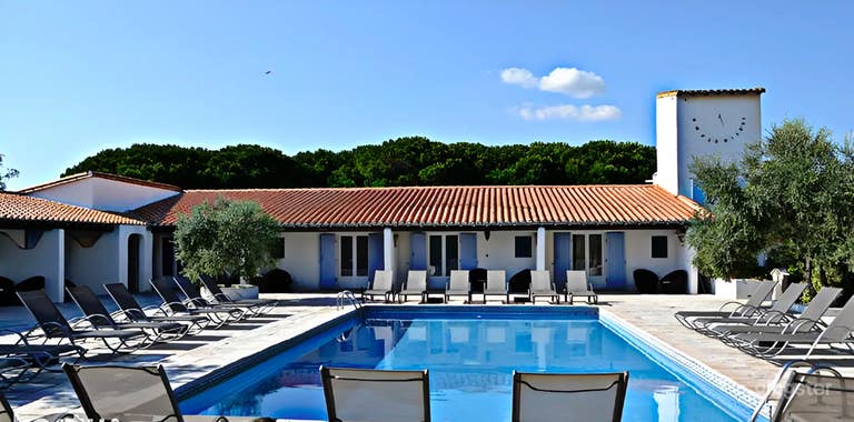  Elegant Outdoor Swimming Pool 
