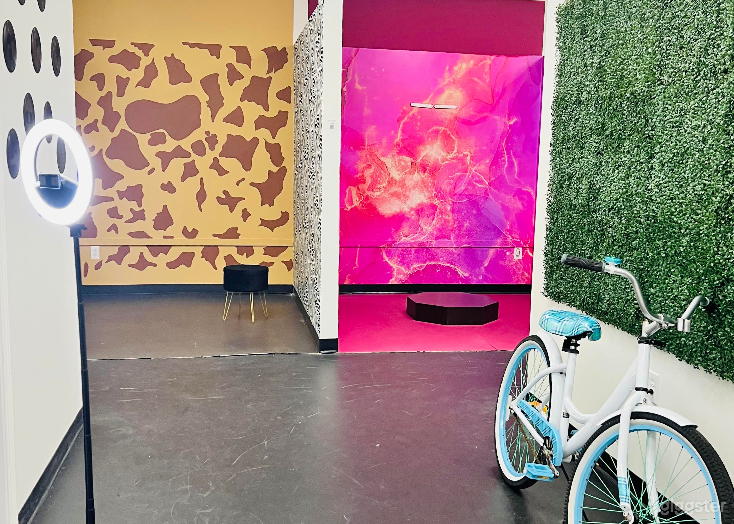 Colorful, Unique Studio with Multiple Sets, Props Photo 1