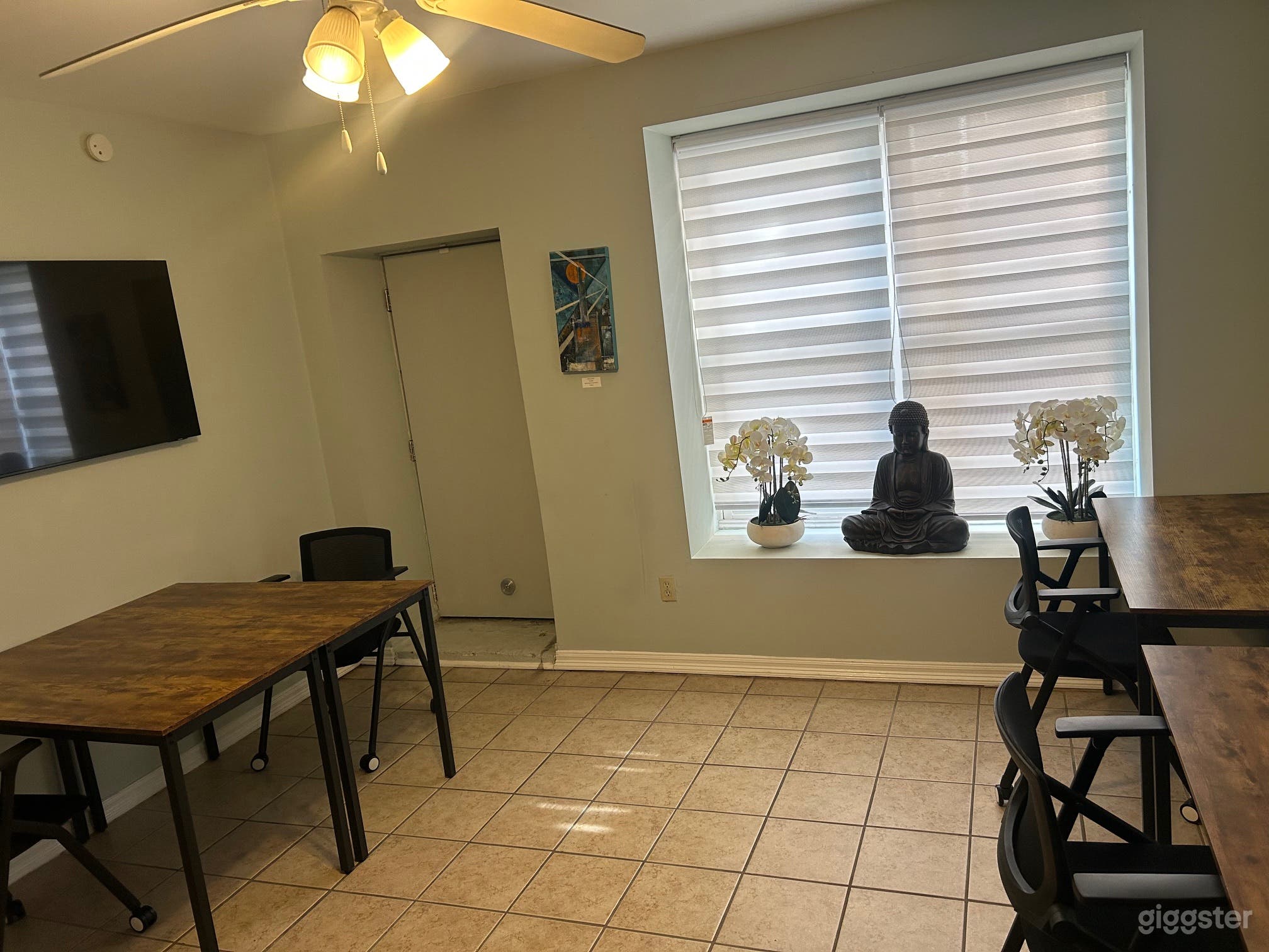 Small Conference Room Photo 1