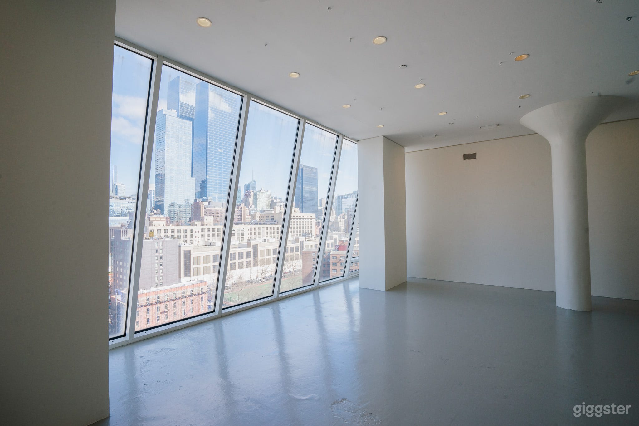 Sophisticated Chelsea Penthouse Photo 1