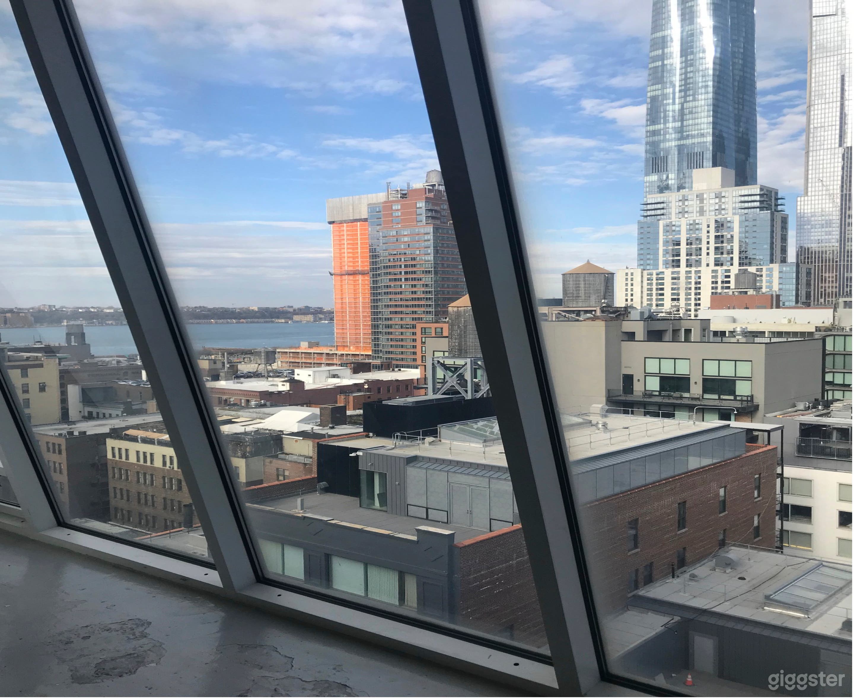 Sophisticated Chelsea Penthouse Photo 2