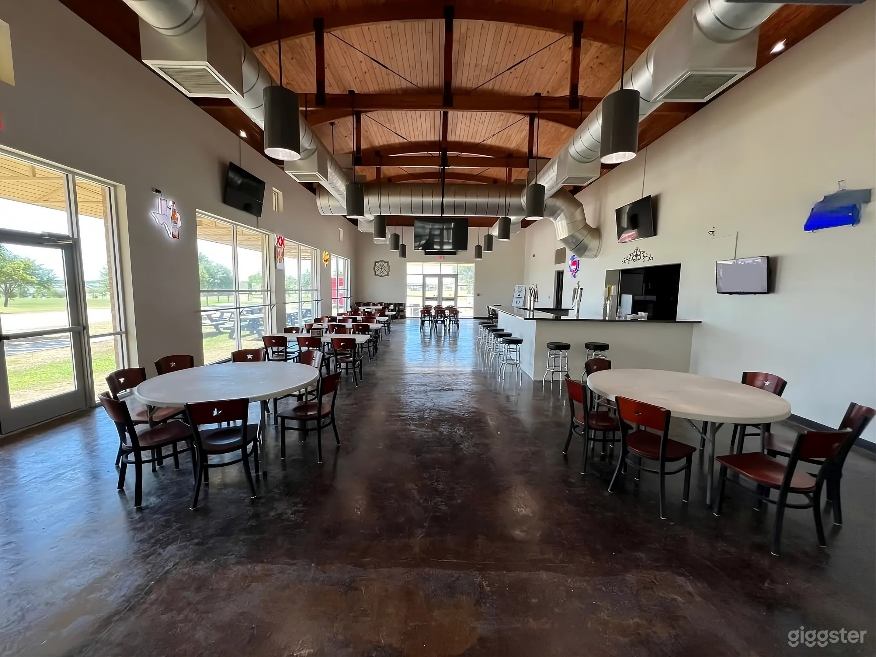 Newly Renovated Bar & Grill Space Photo 3