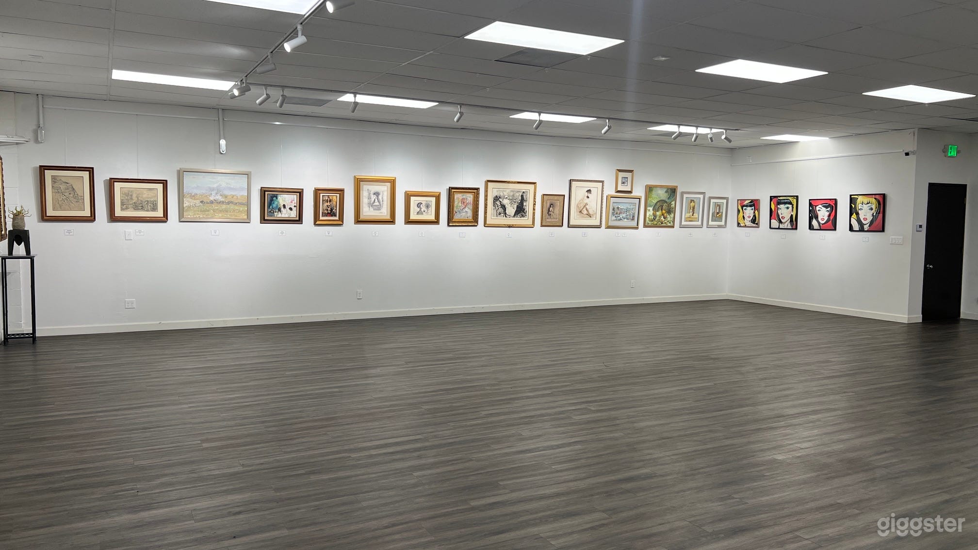 One-of-a-kind gallery location Photo 4