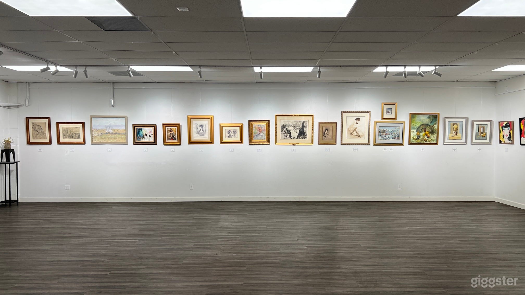 One-of-a-kind gallery location Photo 3