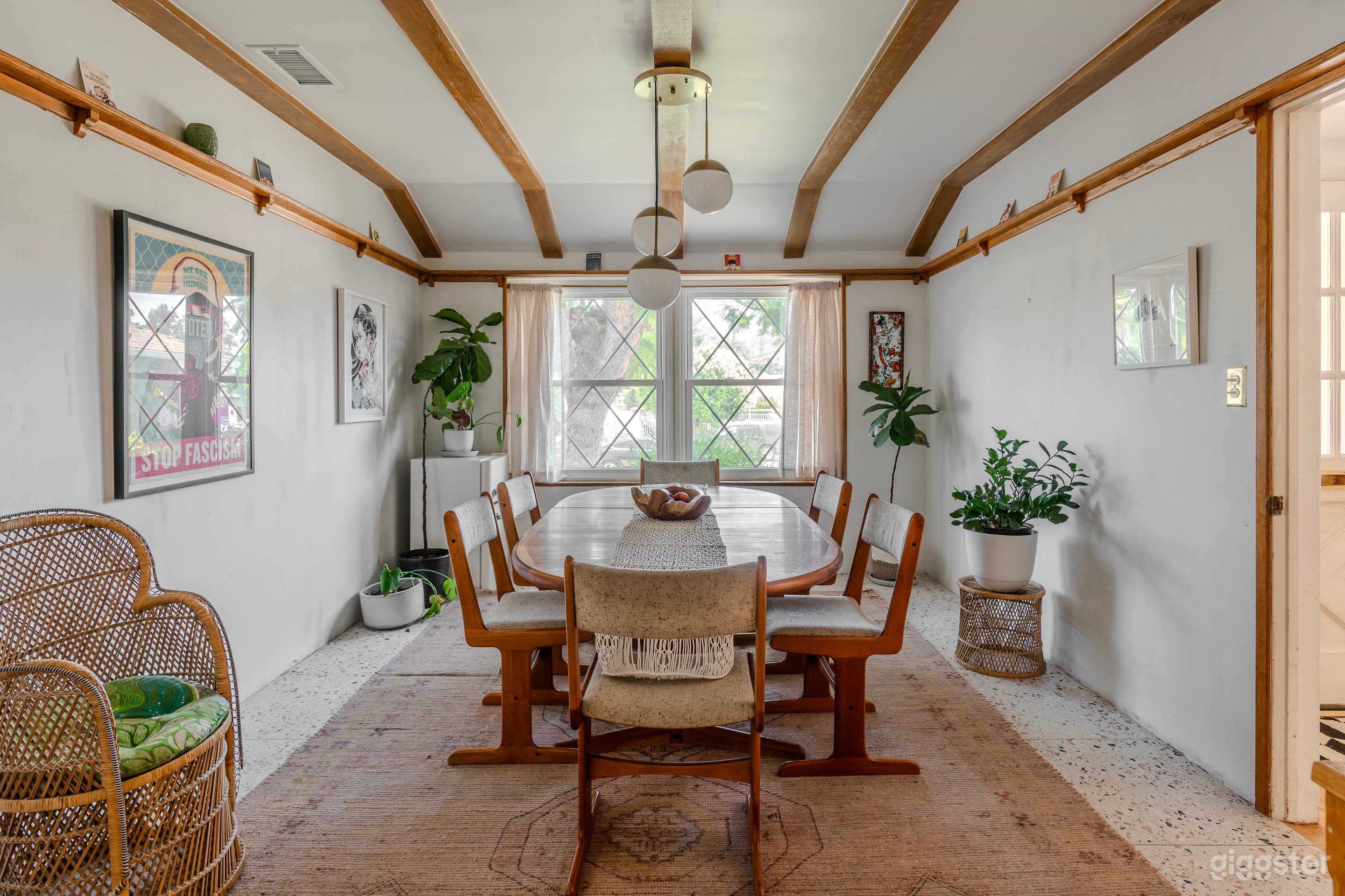 Vintage House in the Valley Photo 4