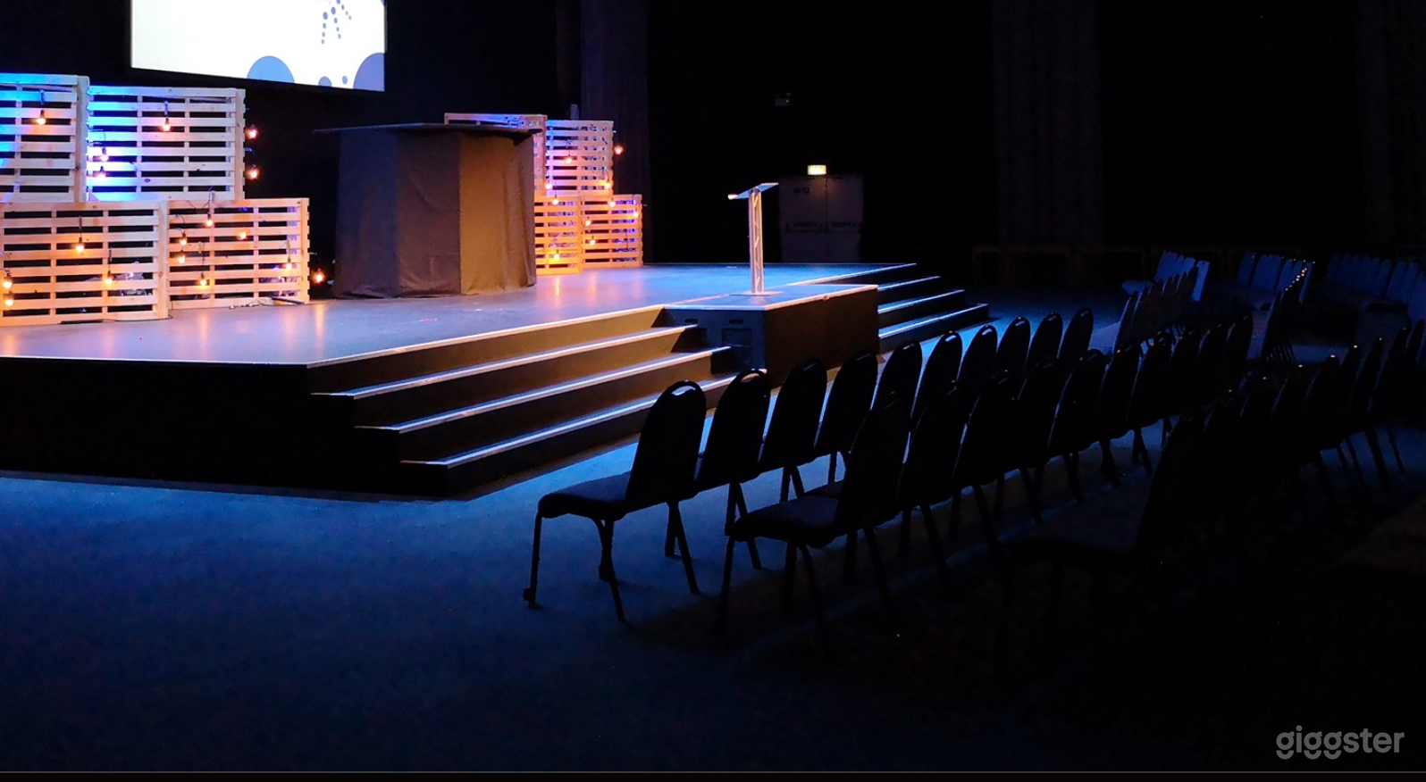 Spacious Auditorium with AV Control Centre Photo 1