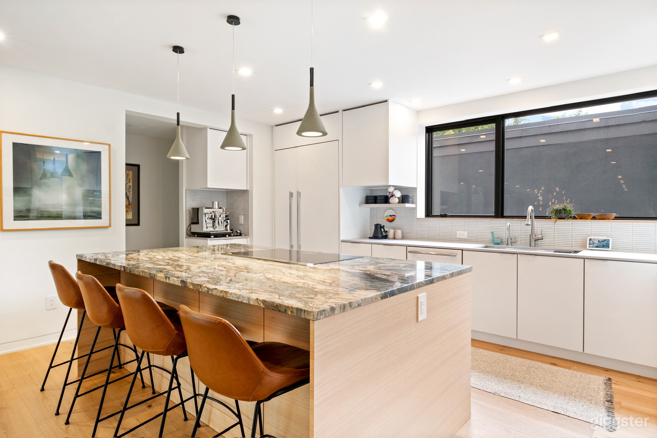 Stunning Mid-Century Modern Ranch Photo 3