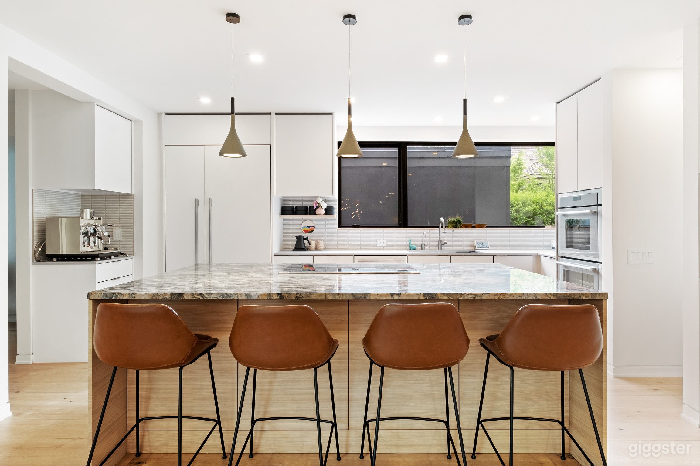 Stunning Mid-Century Modern Ranch Photo 2