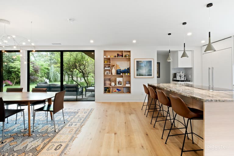  Stunning Mid-Century Modern Ranch 