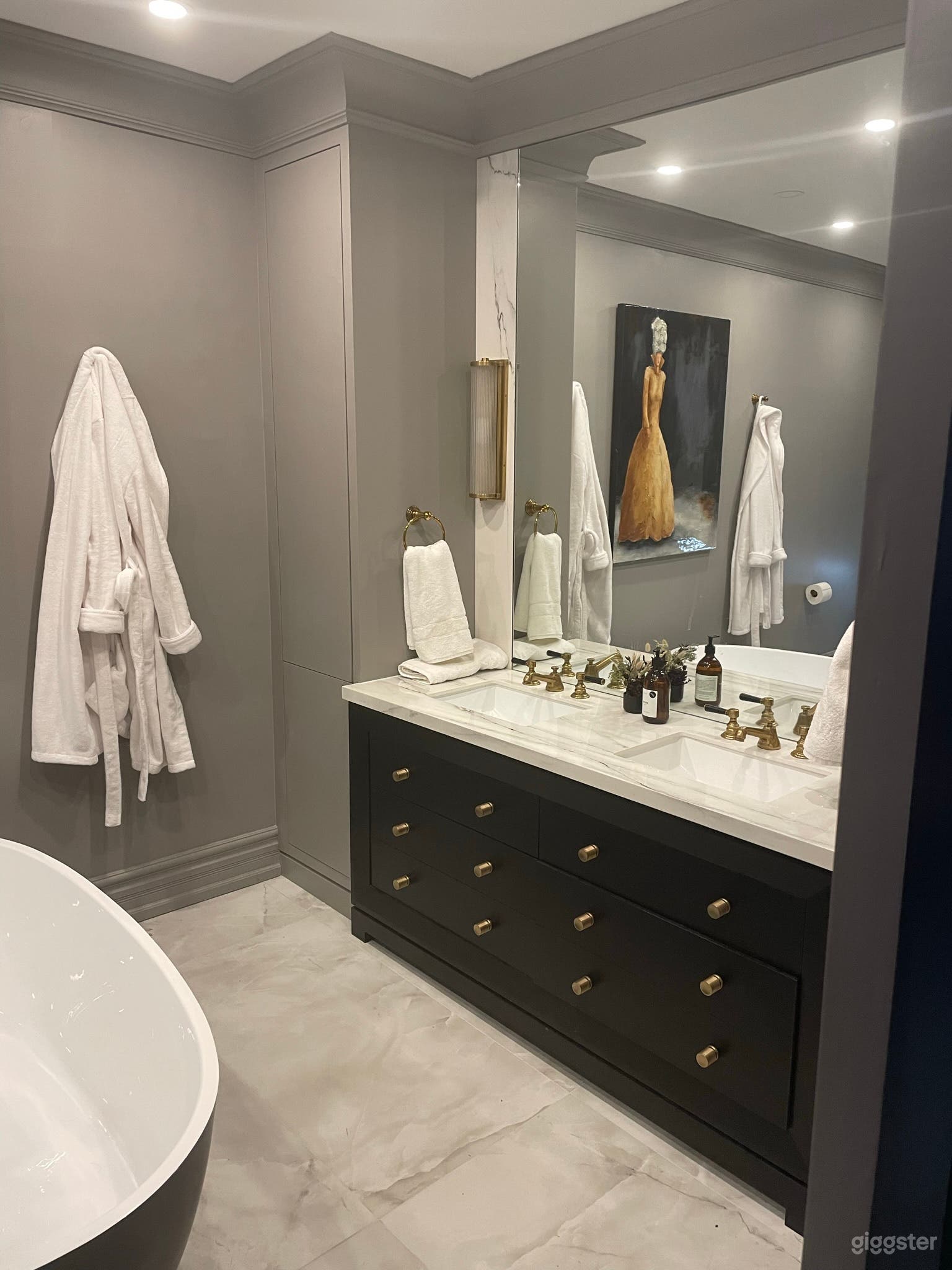 East End Designer Victorian Photo 2