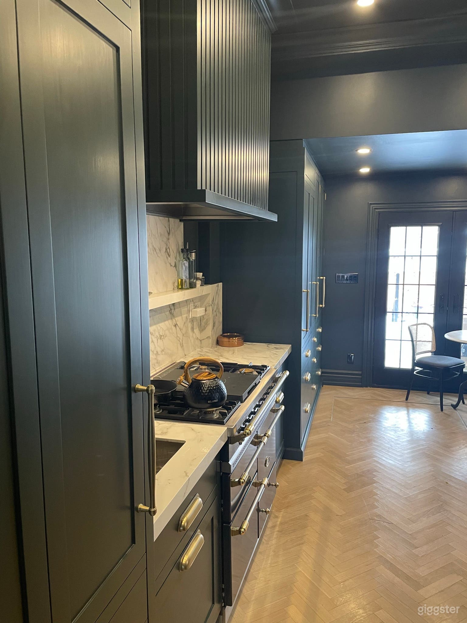 East End Designer Victorian Photo 4