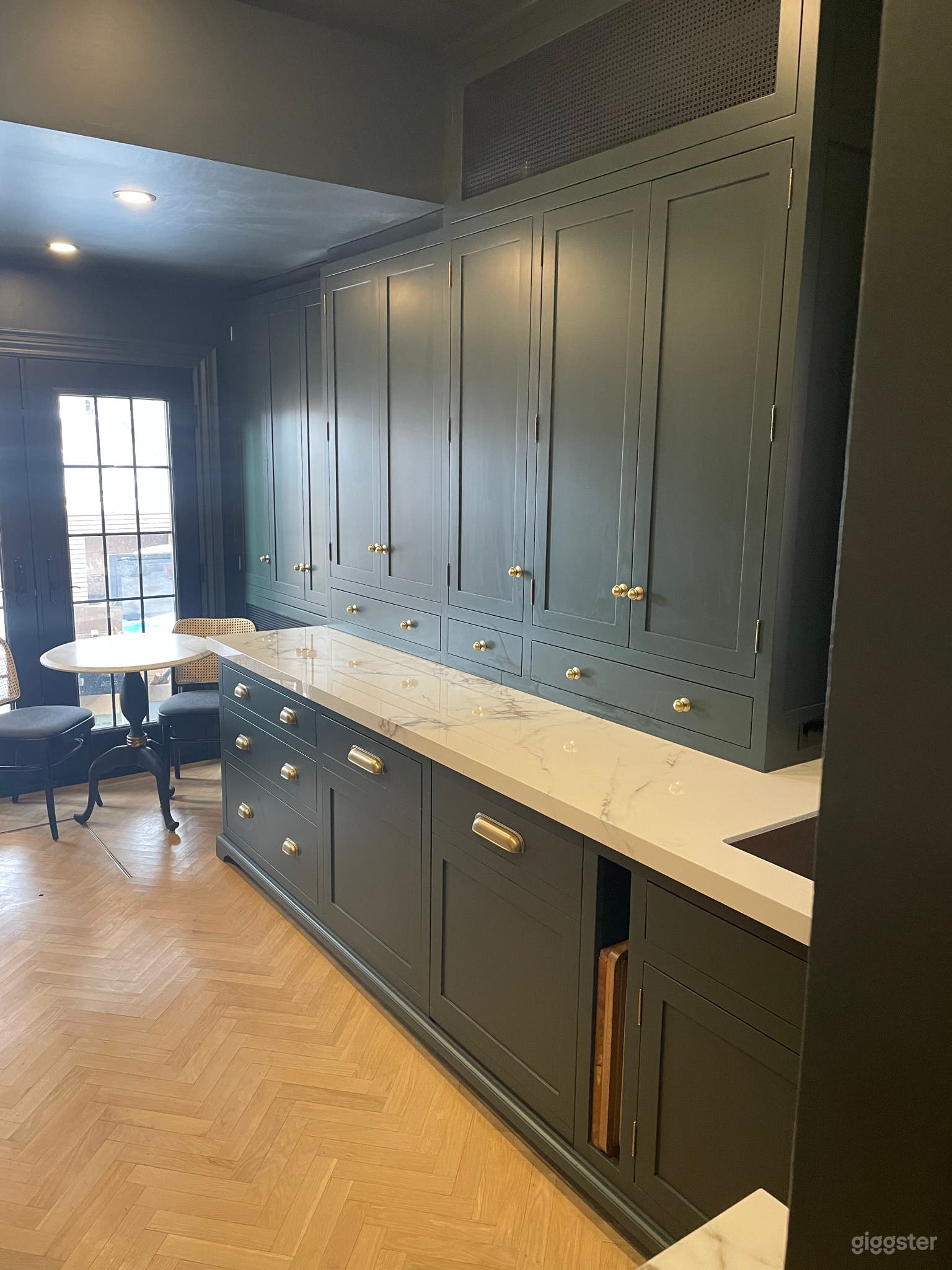 East End Designer Victorian Photo 3