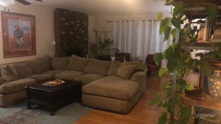  Darling 1950 Home Warm & Inviting. 