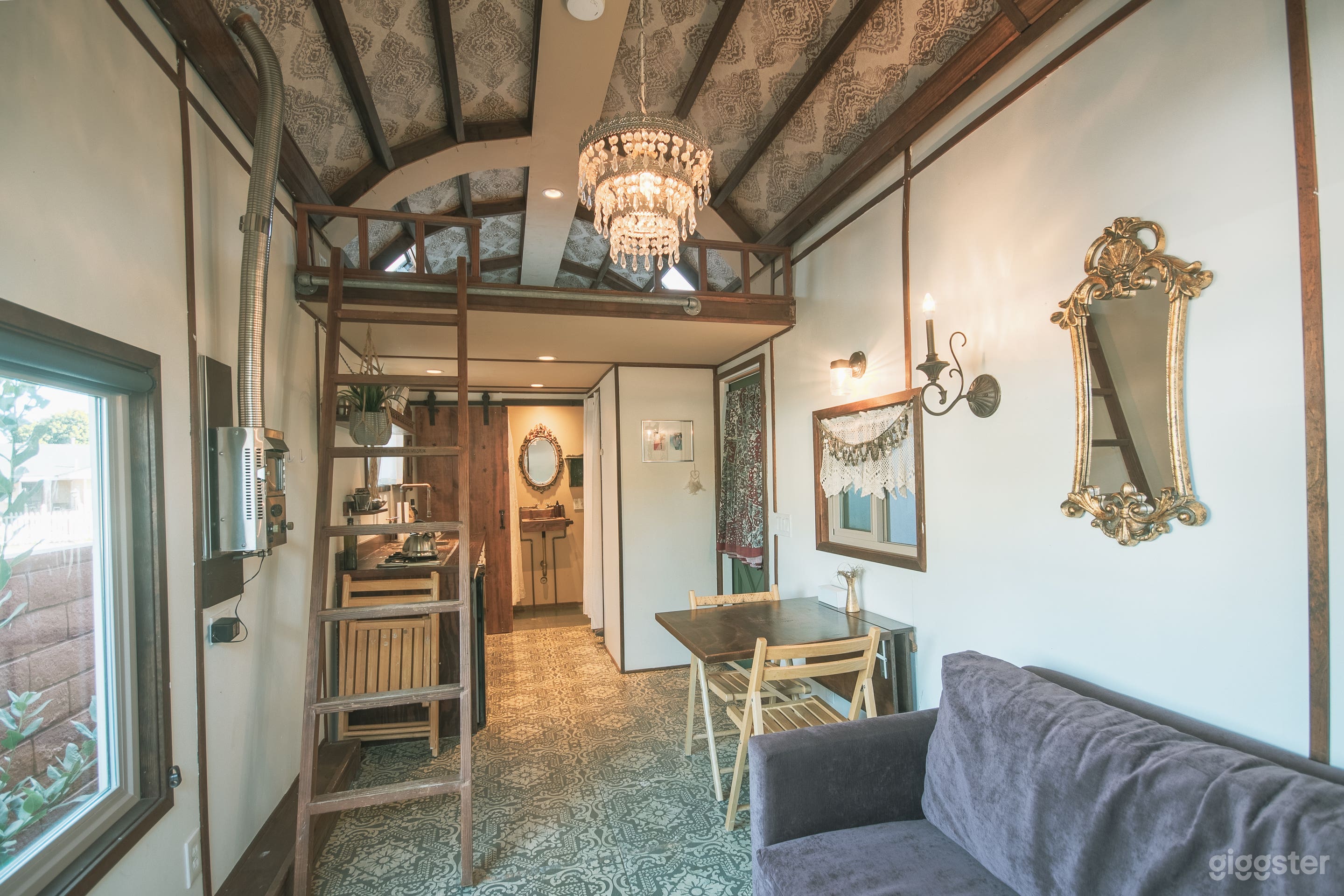 Boho Tiny House &amp; Garden Photo 4