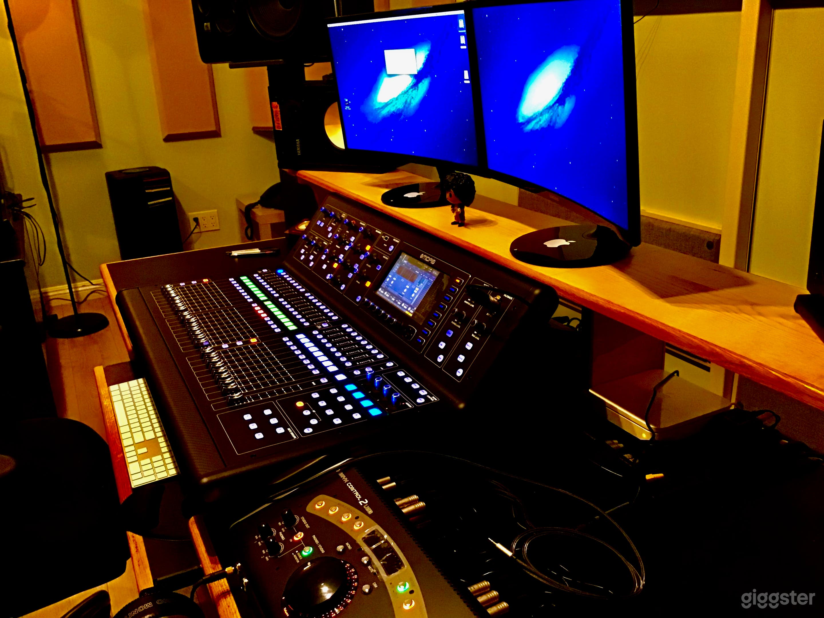 Versatile and Cool Studio in Los Angeles Photo 1