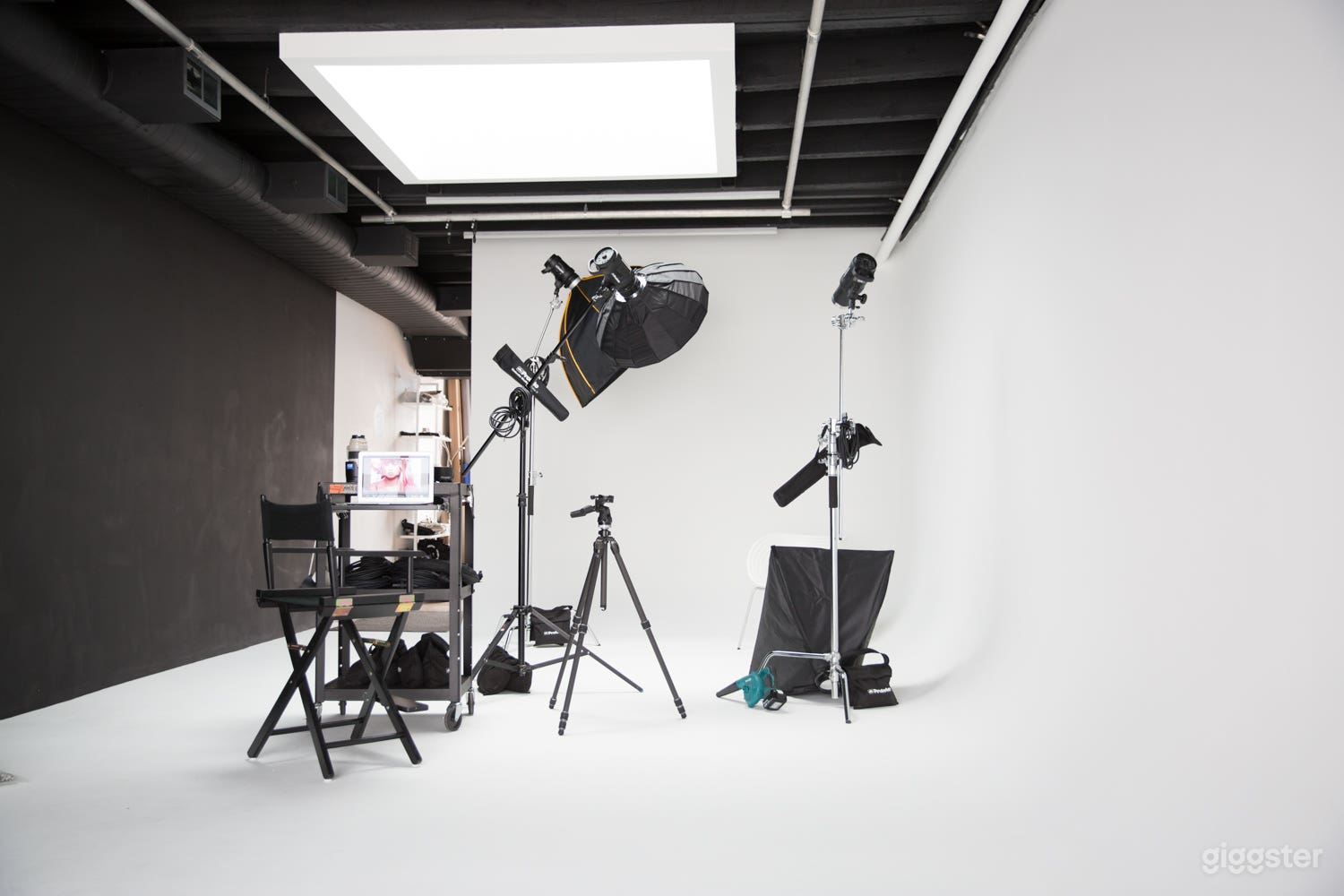 Double-wall Cyclorama w/ large skylight.