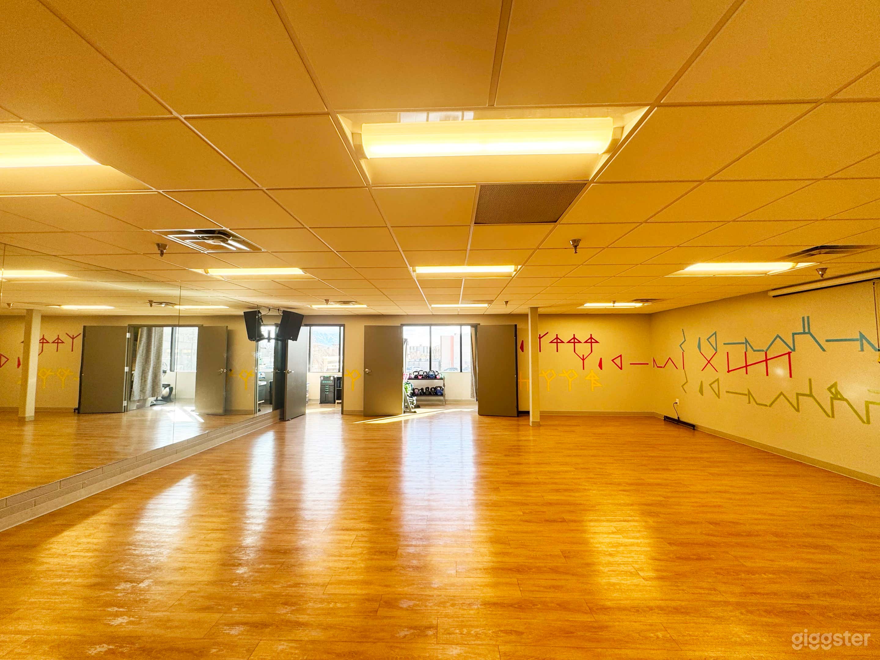 Versatile Studio Space for Dance and Yoga Photo 1